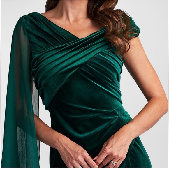 Tadashi Shoji Women's Pleated Crossover Cape Velvet Gown size LARGE worn once - Picture 4 of 5